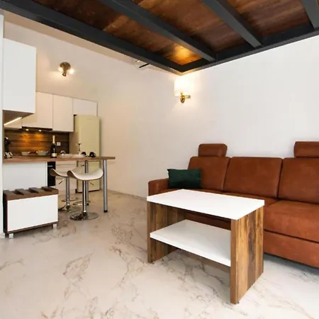 Capisanta Stone - One Bedroom With Hot Tub Vikendica
