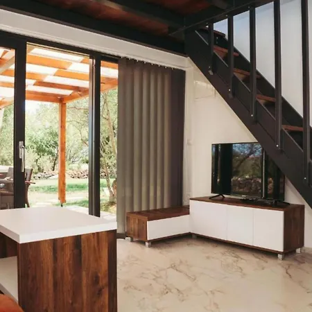 Capisanta Stone - One Bedroom With Hot Tub *