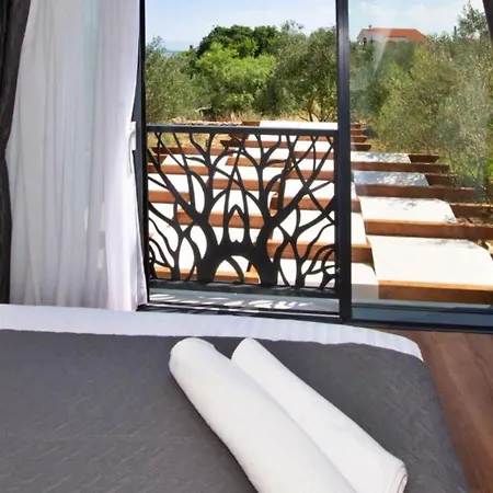 Semesterbostad Capisanta Stone - One Bedroom With Hot Tub Lukoran