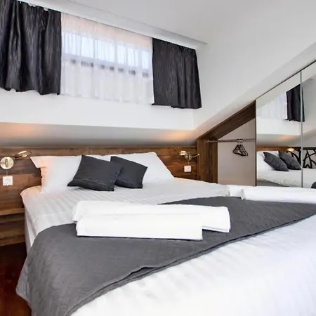 Vikendica Capisanta Stone - One Bedroom With Hot Tub *