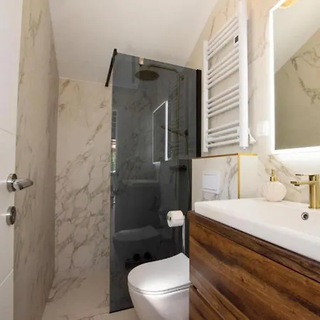 Capisanta Stone - One Bedroom With Hot Tub *