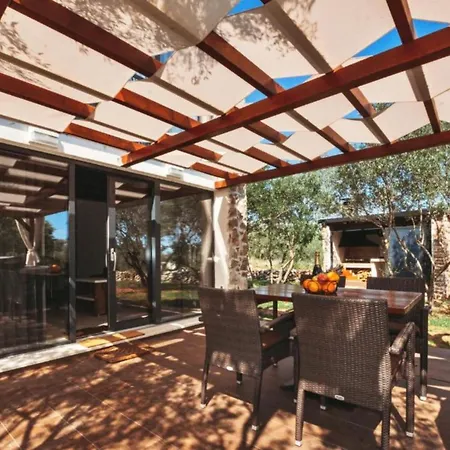 Vikendica Capisanta Stone - One Bedroom With Hot Tub